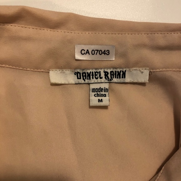 2/$30 Sleeveless Two Tone Button Down Top - Picture 4 of 5